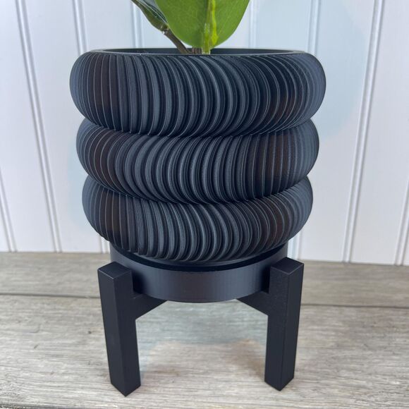 The Maro Planter Pot, Flower Pot, Indoor Planter w/ Drainage Holes - Picture 2 of 9